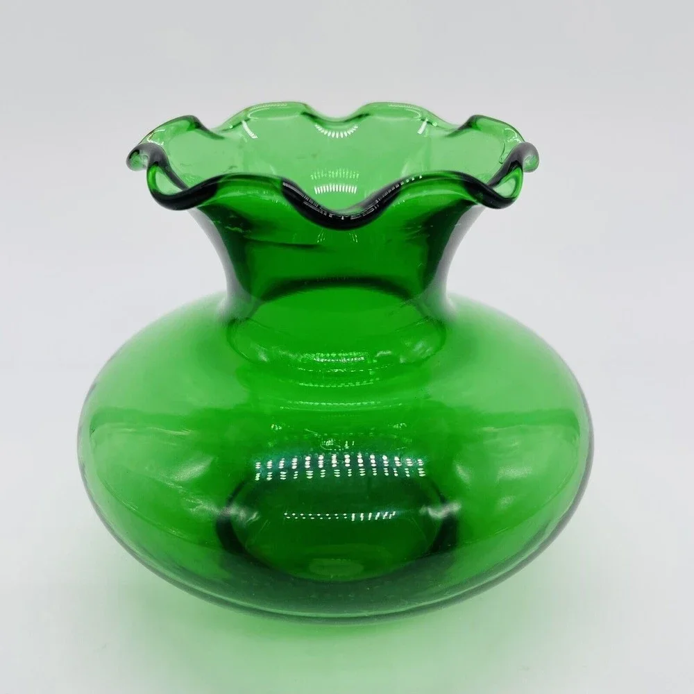 Anchor Hocking Emerald Green Art Glass Squat Bud Vase Ruffled Edge